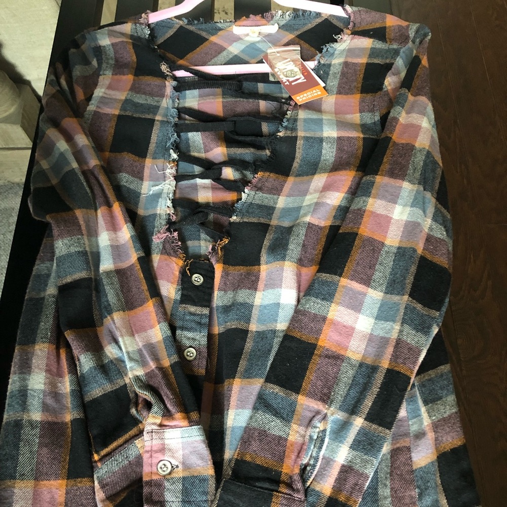 The Buckle long plaid top